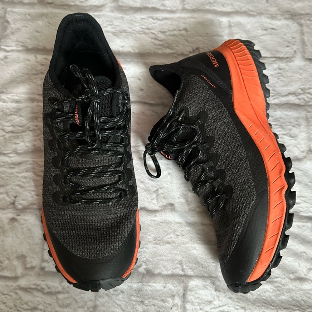 Merrell Bravada Sneakers Black/Goldfish Orange Hiking Shoes
Quantum Grip Sz 9.5